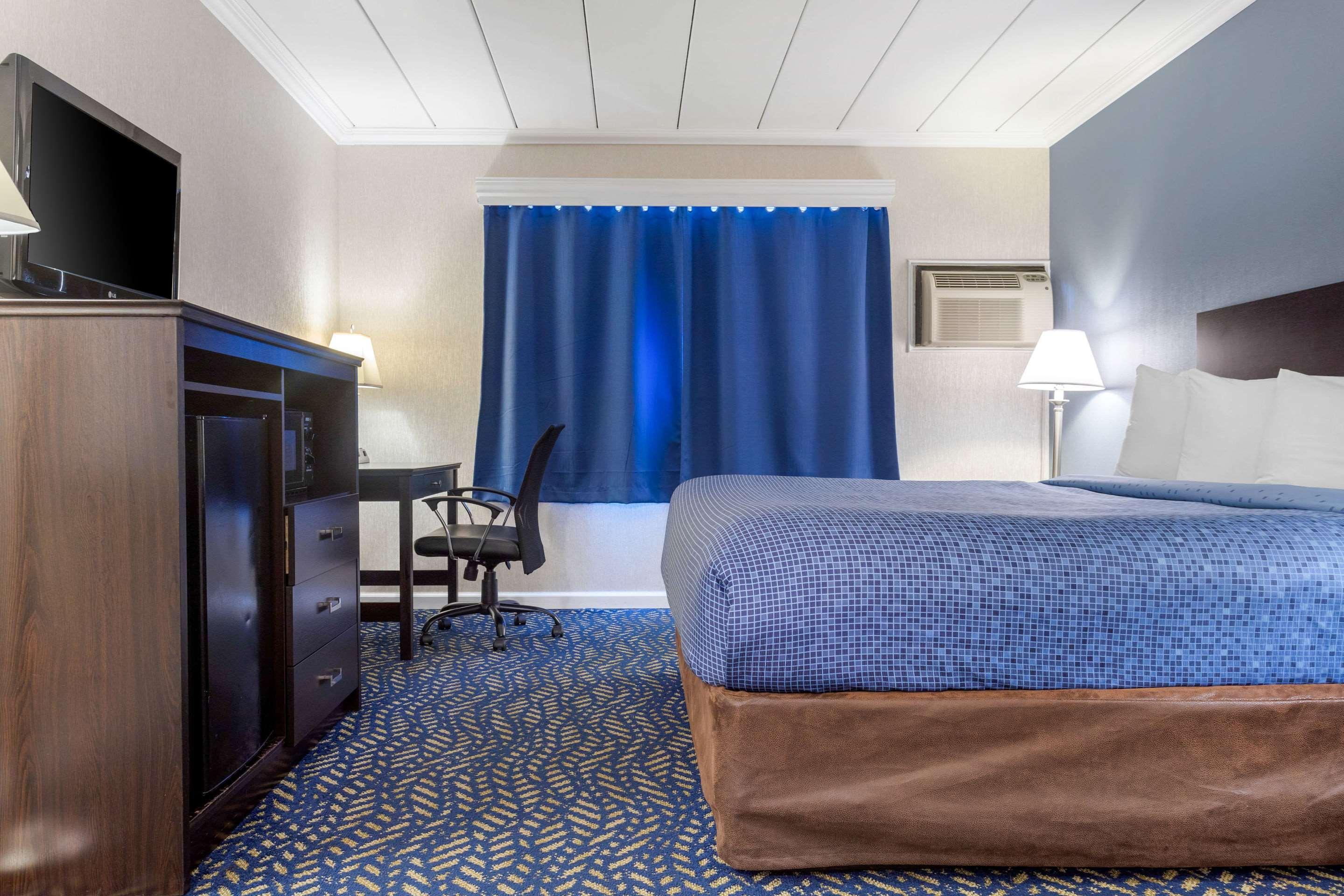 Econo Lodge Hicksville Luaran gambar
