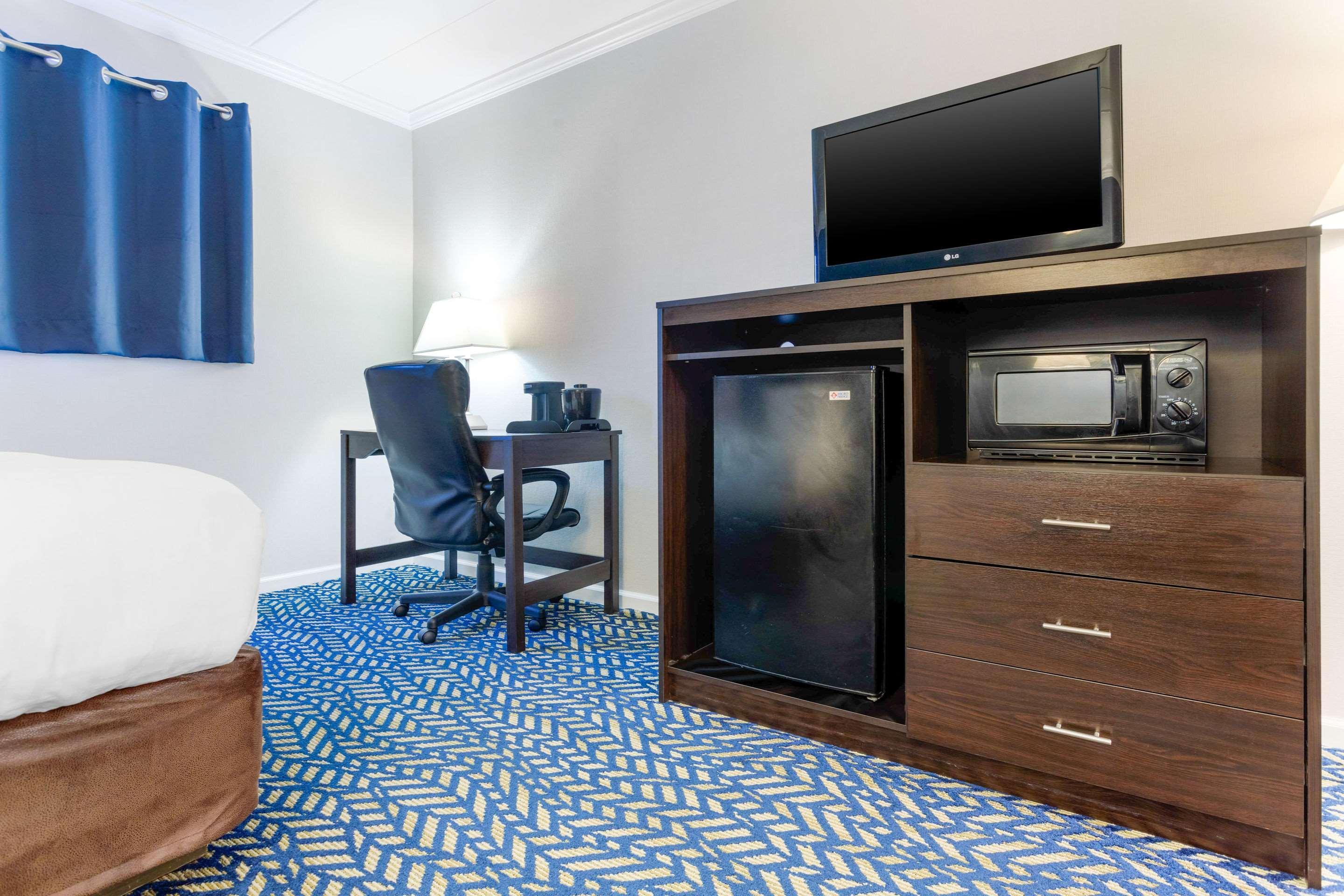 Econo Lodge Hicksville Luaran gambar